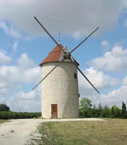 Moulin A Vent Restaure Et Classe Meuble De Tourisme