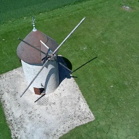 Moulin A Vent Restaure Et Classe Meuble De Tourisme