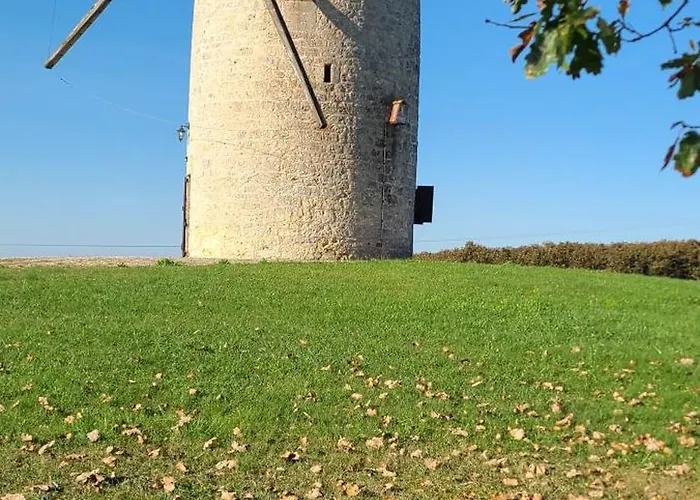 Moulin à Vent Restauré Et Classé Meublé De Tourisme *