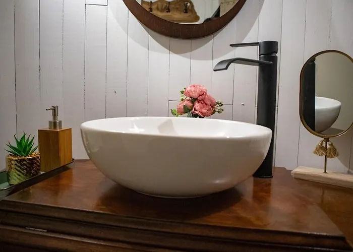 Moulin à Vent Restauré Et Classé Meublé De Tourisme * Roquecor